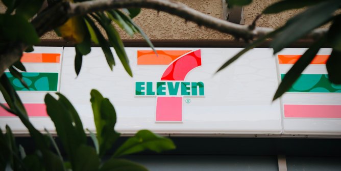 7 Eleven sign