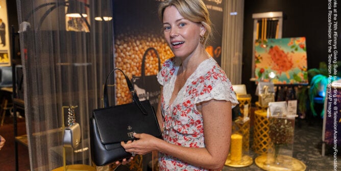elizabeth banks emmus giving suite miomojo