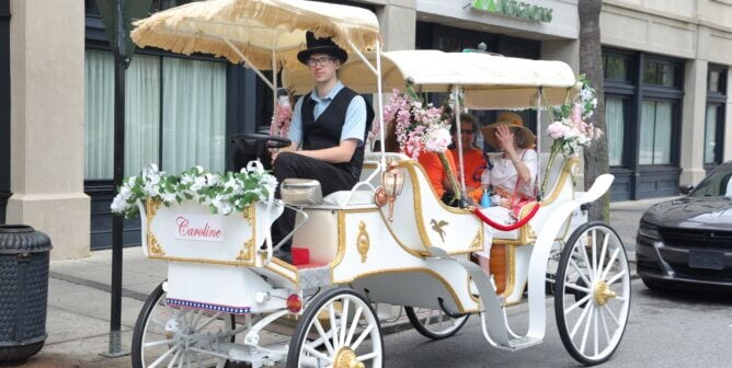 caroline the horse-free e-carriage