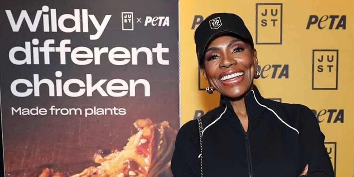 Robo Chicken ‘Hennifer Coolidge’ Served Up Antics—and Just Meat Vegan Chicken—at the Grammy® Gift Lounge
