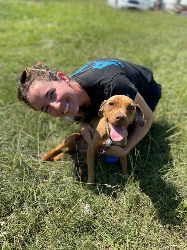 Feidlworker with dog