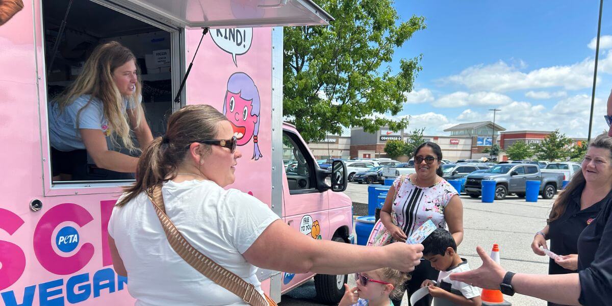 i Scream truck in action