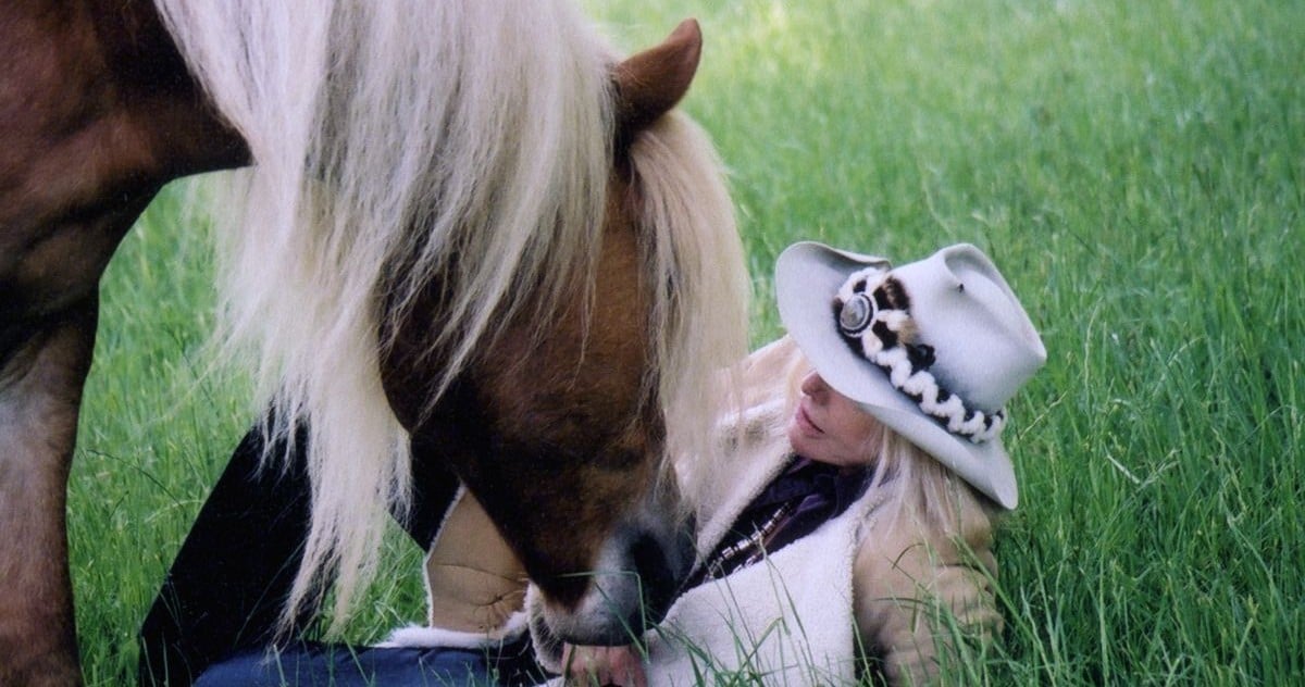 Exclusive: Hollywood Legend Kim Novak Shares Stories of Remarkable Animal Friendships